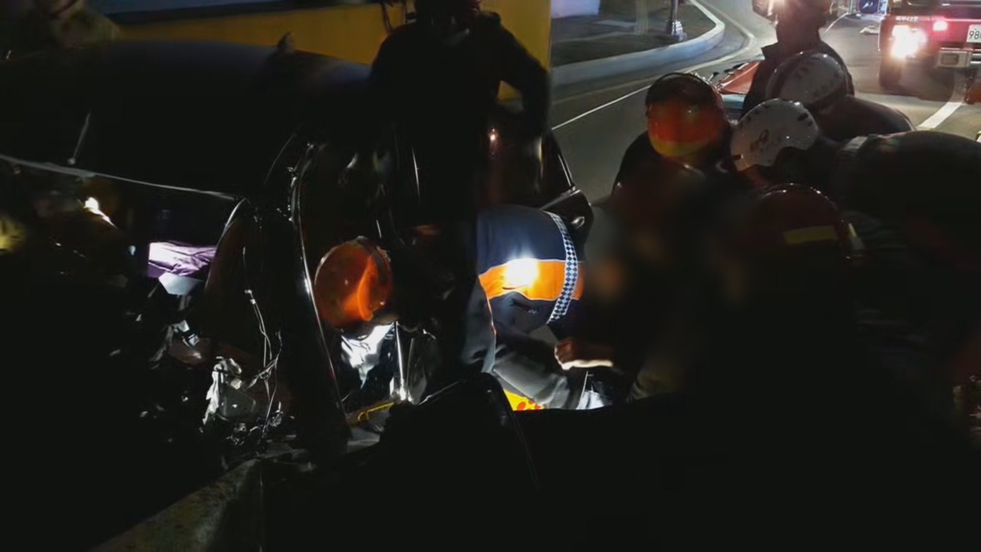 온라인카지노 총판 벳위즈서 승용차가 굴다리 벽 들이받아 1명 사망