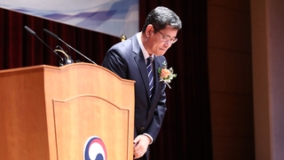 문대통령, 김연철 사표 수리…사의 표명 이틀만