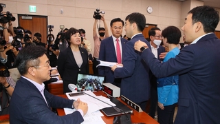 임대차 3법 상임위 통과…野, 항의 후 퇴장