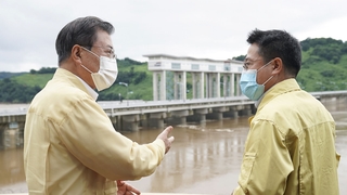 군남댐 찾은 문대통령…"北, 방류 안알려 아쉽다"