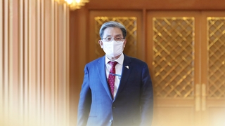 與 "대통령 판단 존중" 野 "직 대신 집 택해"