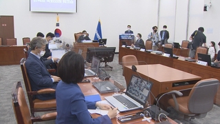"전광훈 키즈" vs "친일뿌리"…秋 장외설전 가열