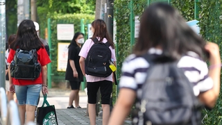 유은혜, 다음주 등교 확대 시사…"방역기준은 지켜야"