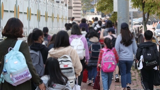 초1 매일 등교…돌봄 우려 해소에 학부모 반색