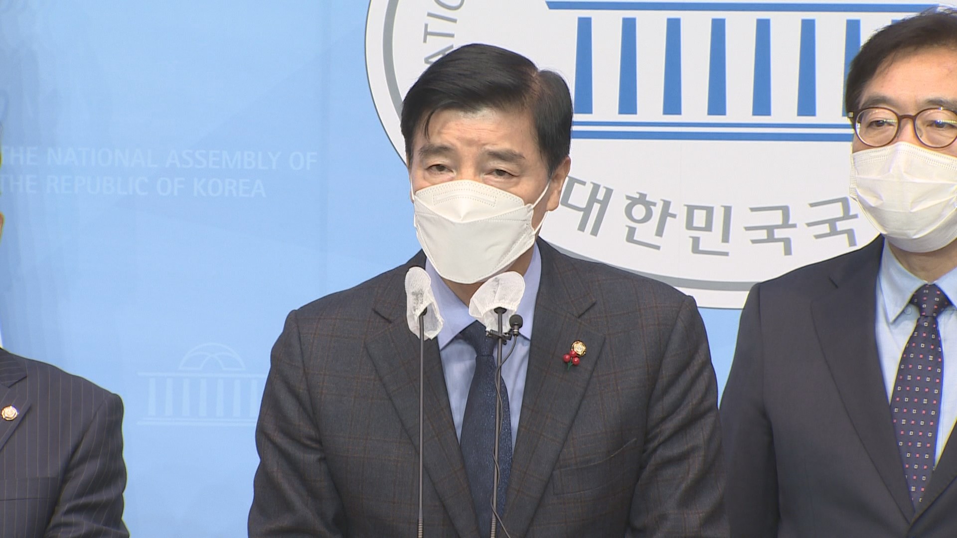 與 "11개 상임위 세종 먼저 이전 추진"…靑 제외