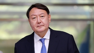 윤석열 9일 만에 성탄절 출근…"코로나 대책 논의"