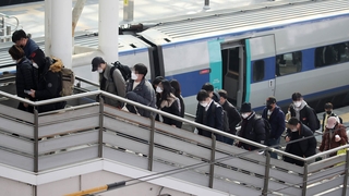 코로나19 설 연휴 마지막날…아쉬움 안고 집으로