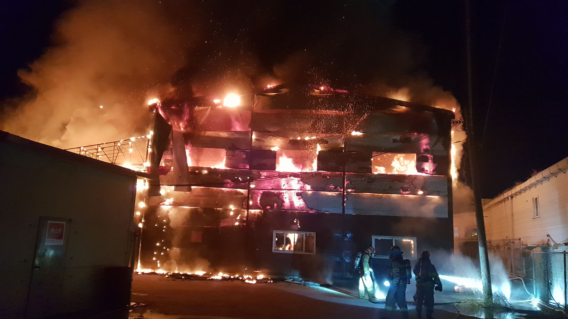 <em class='find'숯</em 1,800t 김포 공장 화재…인명온라인카지노 슬롯 없어