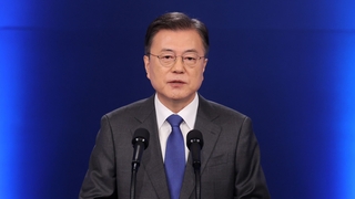 '경제' 48번 언급한 문대통령 "4% 이상 성장률 달성"