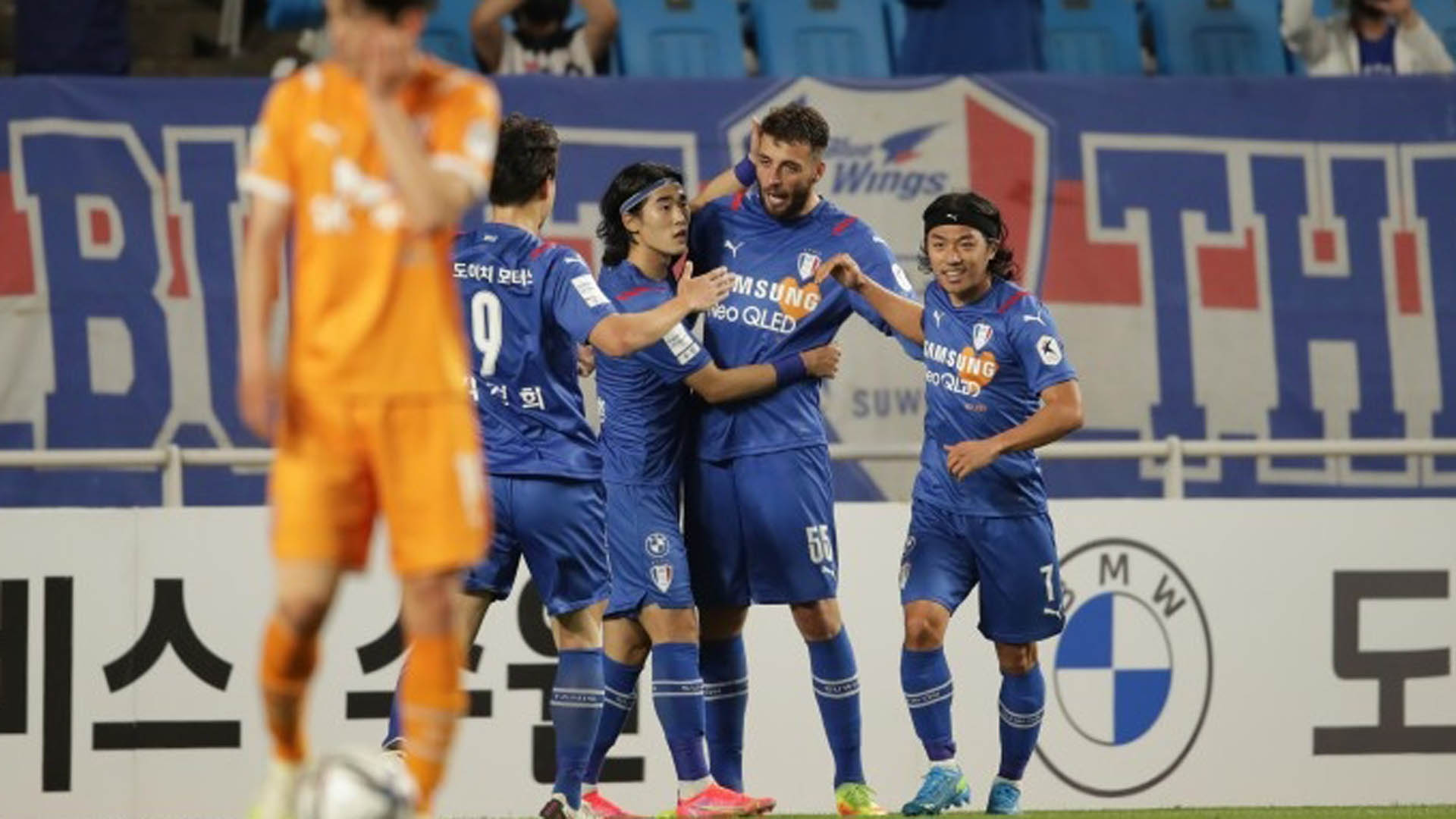수원, 후반에만 3골…제주에 짜릿한 역전승