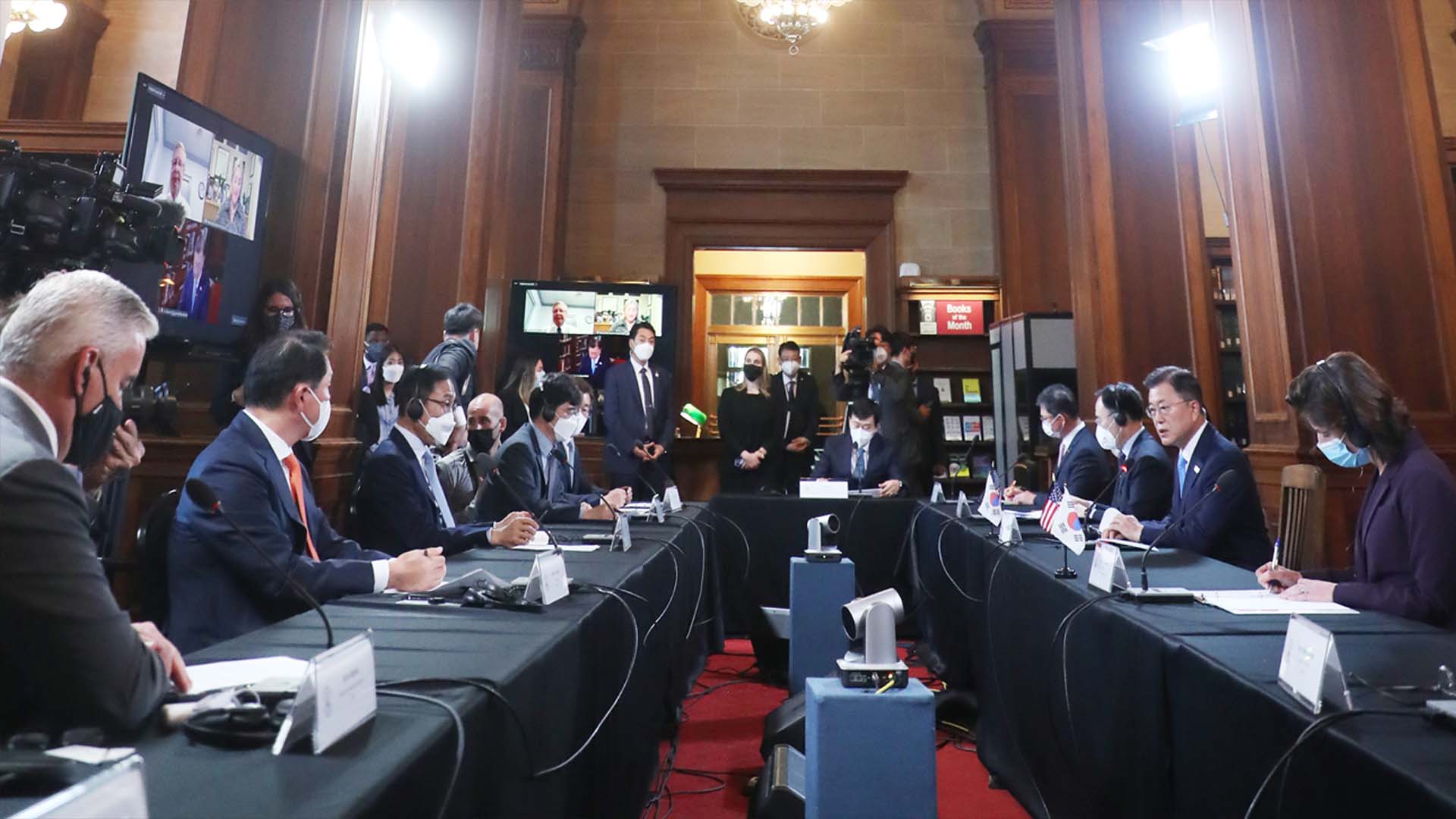 미국에 기운 경제협력…"보복하면 中도 피해"