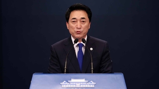 정만호 靑소통수석 교체…후임에 박수현 '초대 대변인'