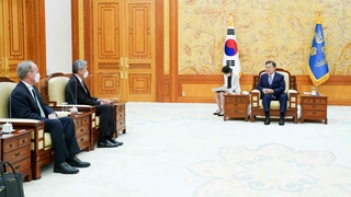 문대통령 "남은 임기 동안 남북·북미 관계 궤도에"