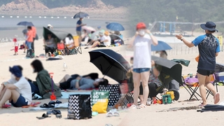 휴장에도 몰린 휴가객…해수욕장 거리두기 실종