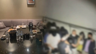 단속 뜨자 밀실에 피신…43명 무더기 입건