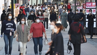 일상회복 앞두고 사흘째 2천명대…추가 확산 우려