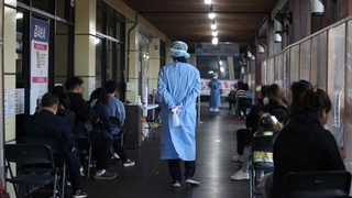 나흘 연속 2천명대 확산…위중증 환자 400명대