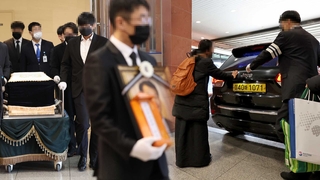 광주 사고 희생자 발인…기다림에 지쳐가는 다른 실종자 가족들