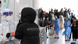 이번엔 1만4천명대…"경험 못한 확진자 나올 것"