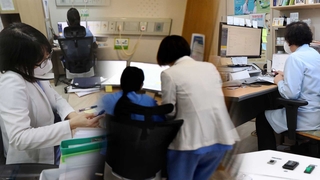 재택치료자는 비대면 진료ㆍ처방…"의료계 참여 절실"