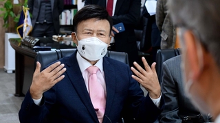 김원웅 광복회장 "사퇴 안해"…보훈처 "절차대로"