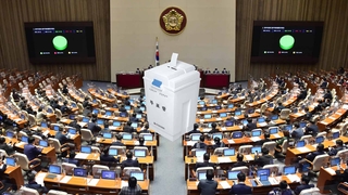 '확진·격리자 별도시간' 투표한다…소상공인 추경 합의 불투명