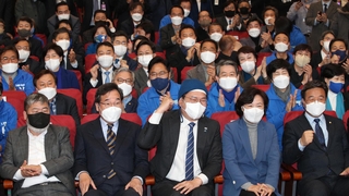민주당, 초접전 출구조사 결과에 '고무'