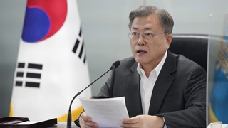 문대통령 "북 ICBM 발사로 상황 엄중…강한 안보로 평화"
