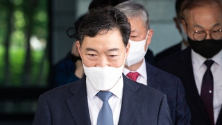 문대통령, 김오수 사의 수용…'검수완박' 의결 사흘만