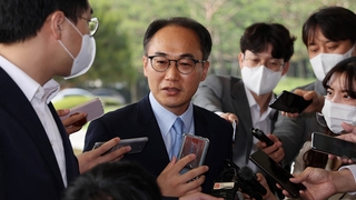 첫 출근 검찰 새 지휘부 "엄정 수사" 한 목소리