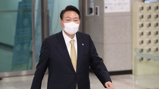 윤대통령 "언급할 문제 아냐" 신중론에도… MB사면 다시 고개