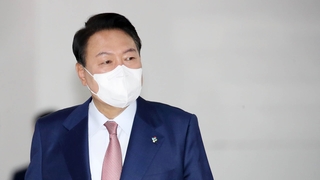 윤대통령 "이십몇년 수감 안맞아"…광복절 MB사면론 재부상