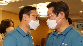 면전에서 당권 불출마 요구 '봇물'…이재명 "108번뇌 중"