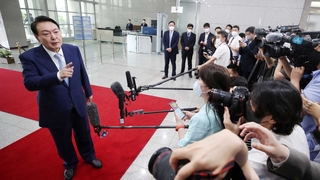 윤대통령 "전 정권 장관 중 이렇게 훌륭한 사람 봤나"
