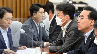 여 "탈북어민 제물로 바쳐"…야 "신색깔론 안 통해"