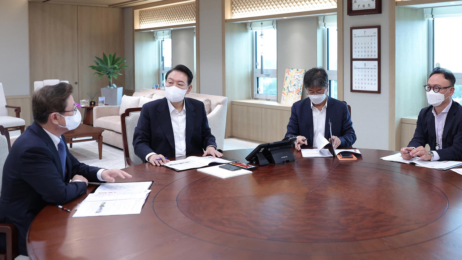 윤대통령, 문체부 업무보고 받아…"청와대에 이건희 컬렉션 전시"