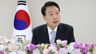 윤대통령 지지율 바닥 찍고 반등하나…중도 확장 행보 강화