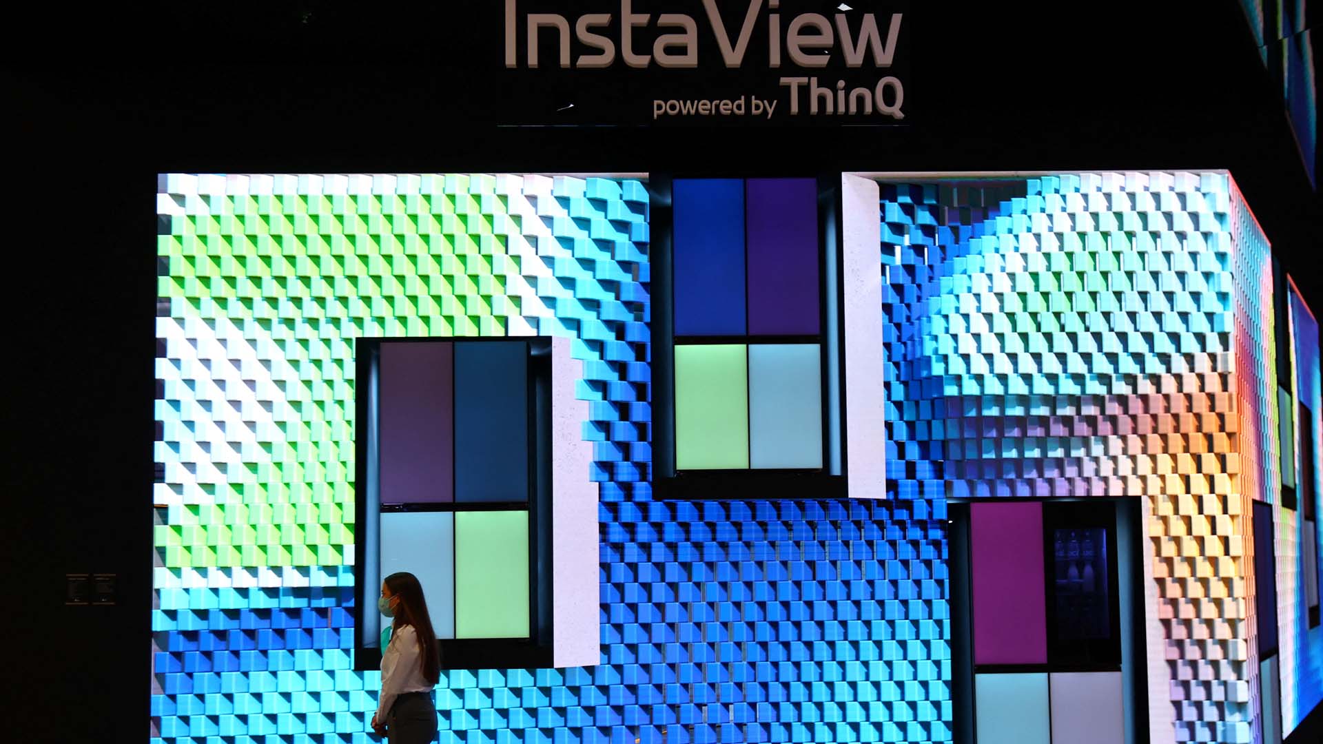 스마트폰 하나로 모두…손끝에서 연결된 가전세상