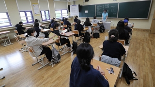 초중고 학업 성취도평가 도입…"일제고사" 우려