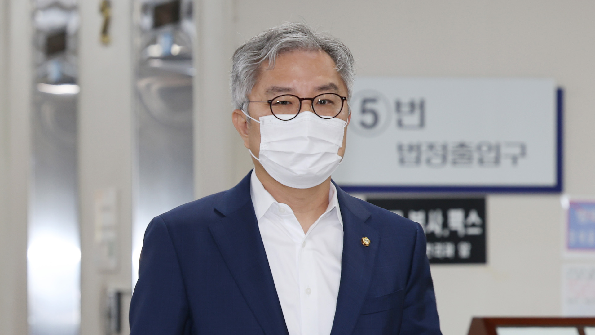 '채널A 기자 명예훼손 혐의' 최강욱 <em class='find'온라인카지노 불법 유니88</em 선고