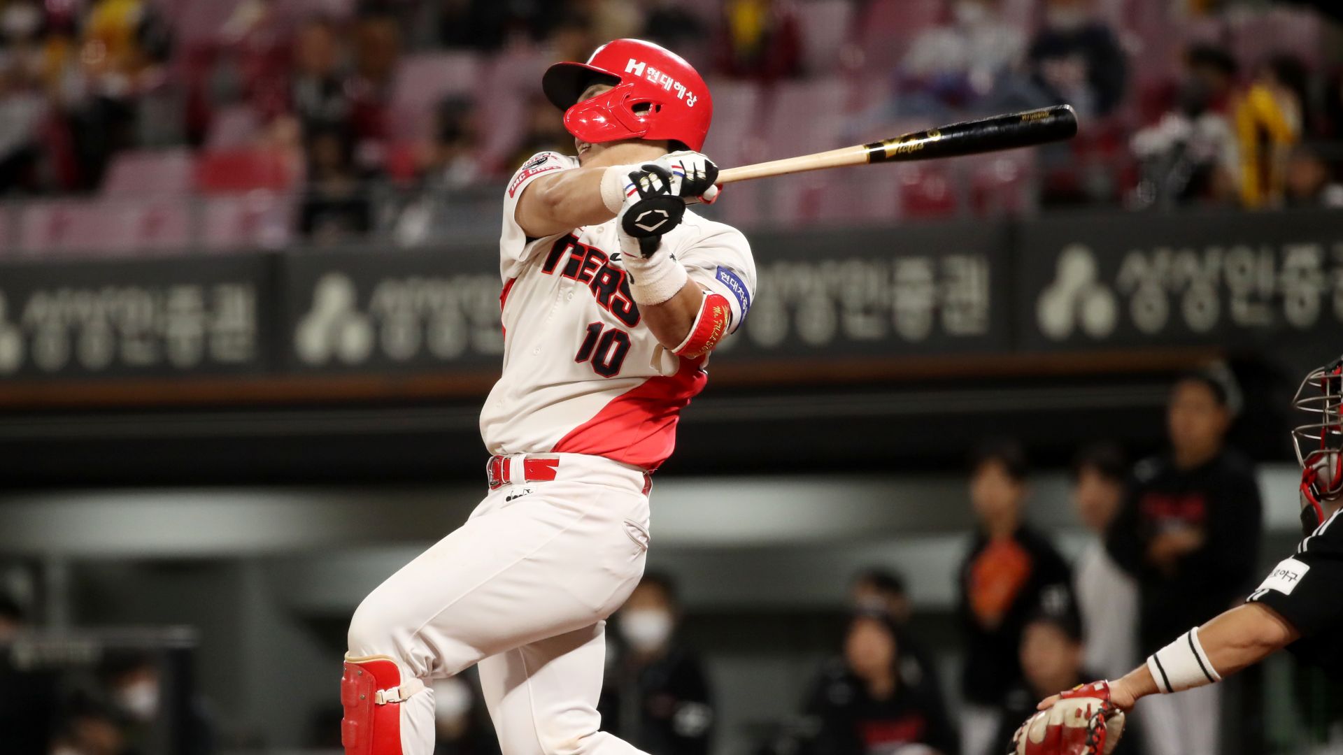 박동원 역전 투런포…온라인카지노 라이센스 벳엔드, 가을야구까지 1승!