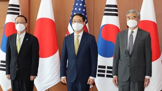 한미일, 북핵 개발 돈줄죄기 본격화…"암호화폐 탈취·불법환적 차단"