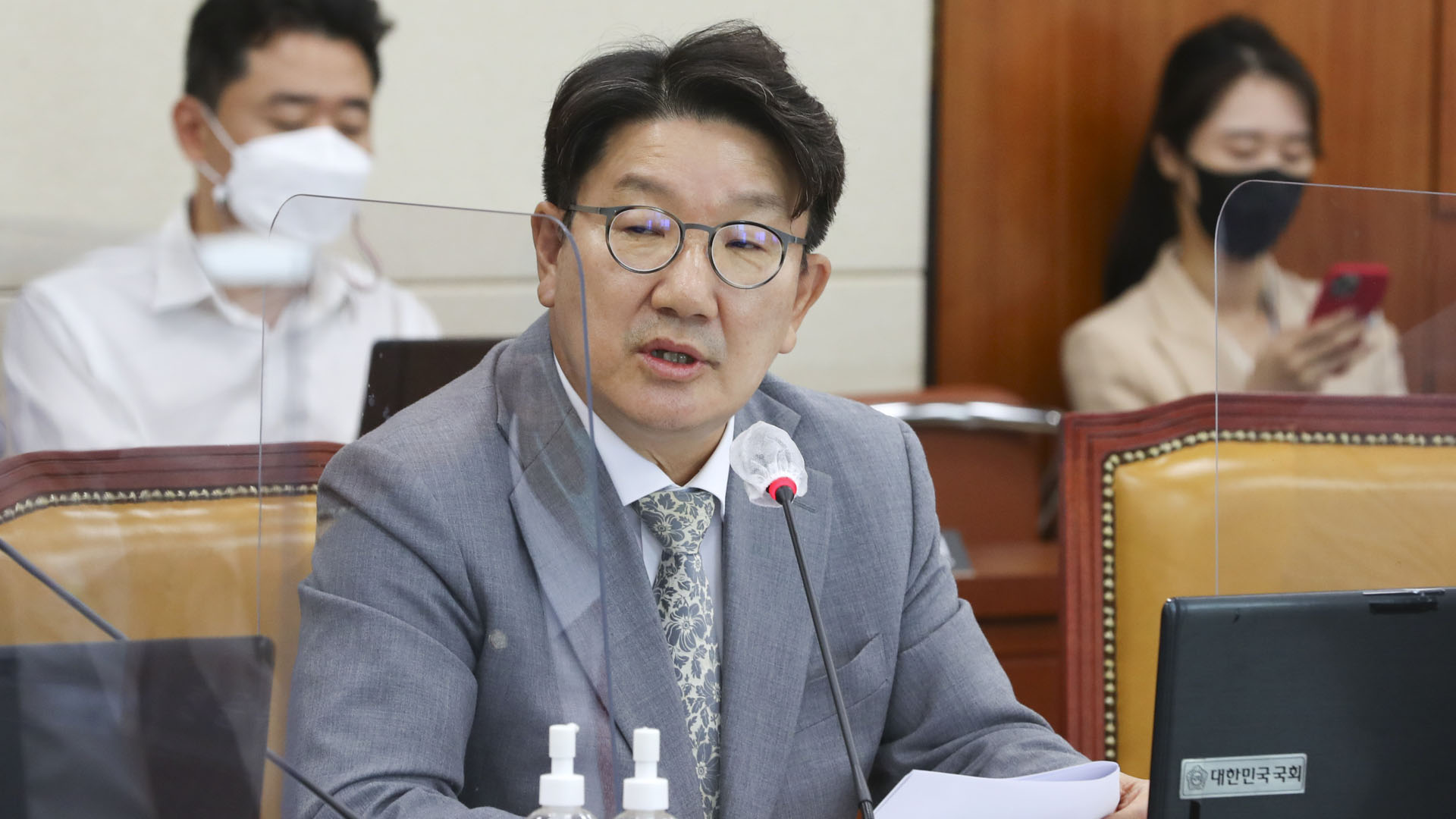 권성동 "혀 깨물고 죽지" 발언 논란 일자 "나라면 그런다는 뜻"