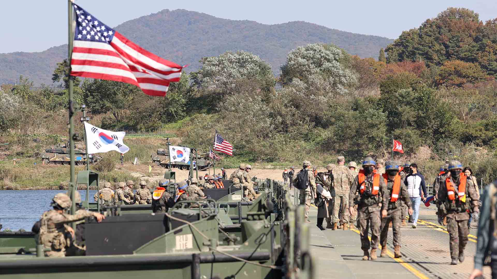 "다리 끊기면? 만든다!"…북 연쇄도발 속 온라인카지노 경찰 벳엔드 도하훈련 공개