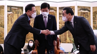 법정시한 보름 넘긴 예산안…신경전 속 물밑 조율
