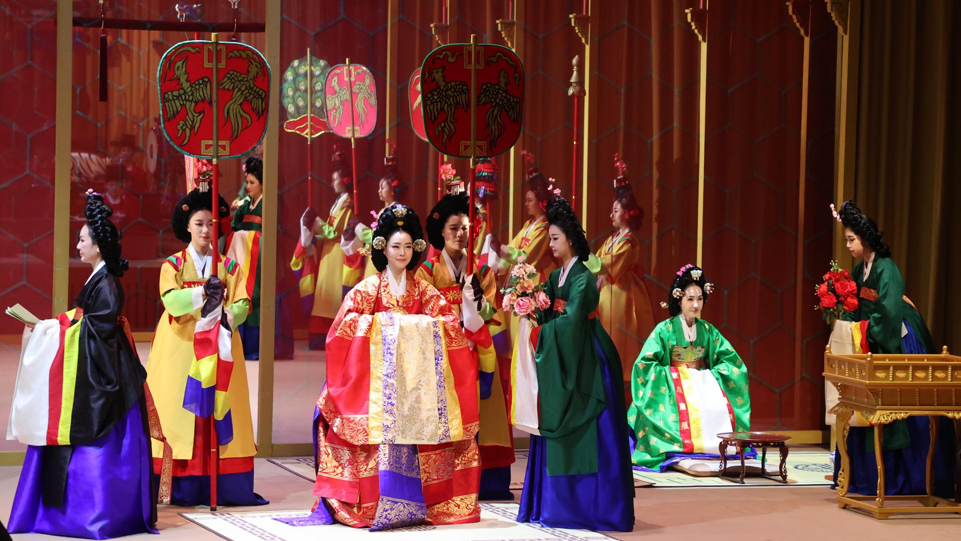 120년 만에 열린 궁중잔치…각양각색 송년 무대