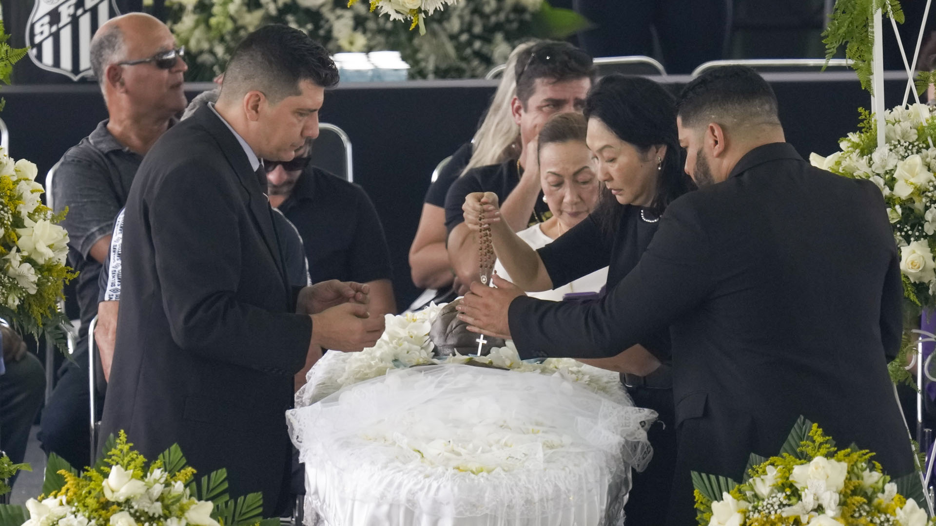 '<em class='find'축구</em <em class='find'황제</em' 온라인카지노 벌금 유니벳 영원한 안식…"그가 곧 축구이자 브라질"