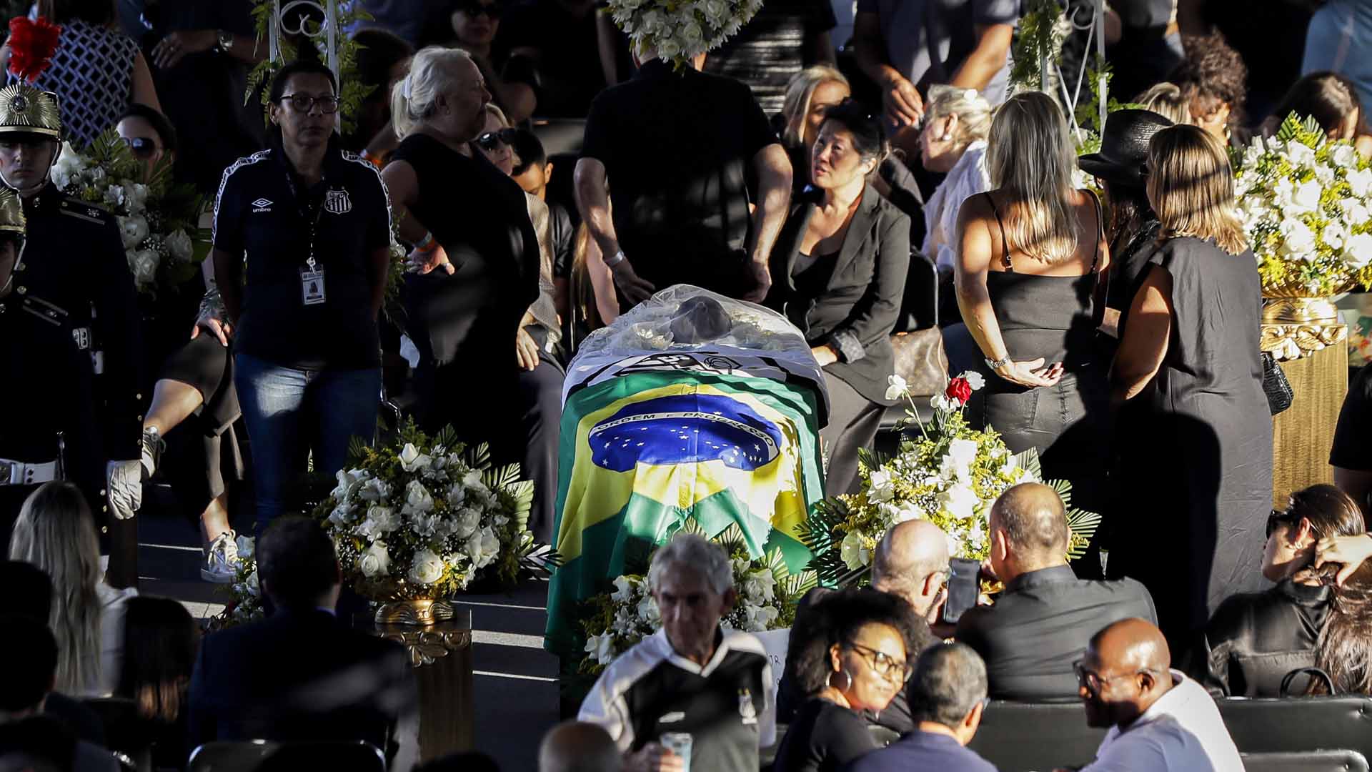 온라인카지노 벌금 유니벳, 홈그라운드 브라질 산투스서 영면…"굿바이, <em class='find'축구황제</em"