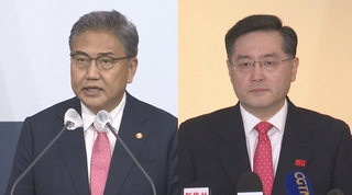 정부, 중국 비자중단에 "유감"…한중 방역갈등에 외교적 파장 주목