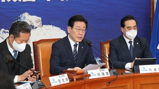檢 출석 앞둔 이재명, 민생행보 강화…강경파 초선 오찬으로 내부 결속